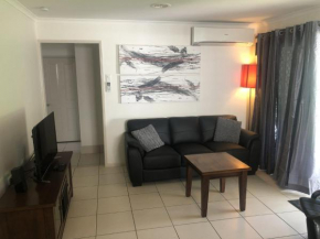 Palmgrove 2 - Rainbow Beach, Pet Friendly, Fully Fenced, Air Conditioned, Five Minutes To Beach